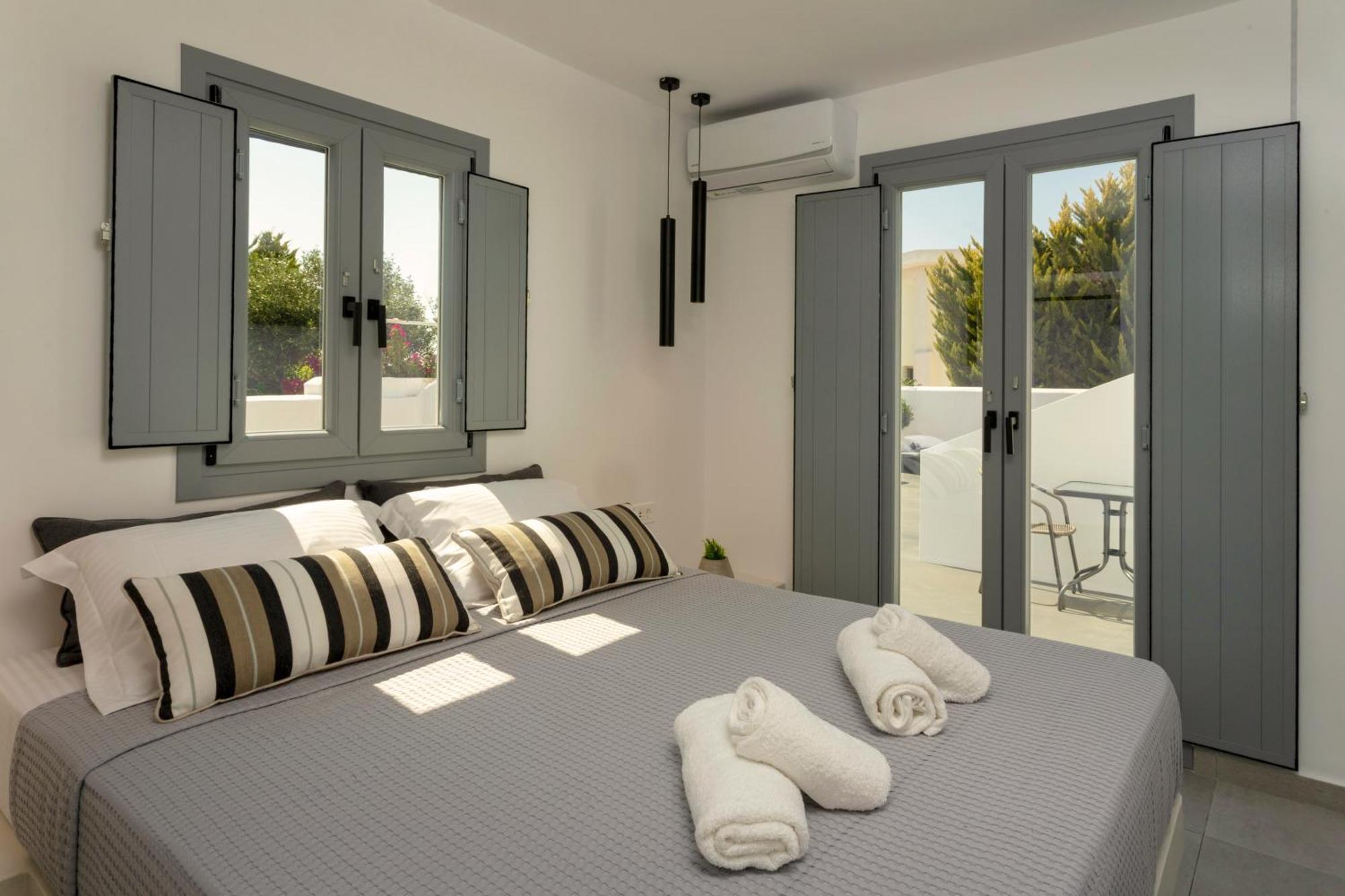 Linea Luxury Suites Fira  Extérieur photo
