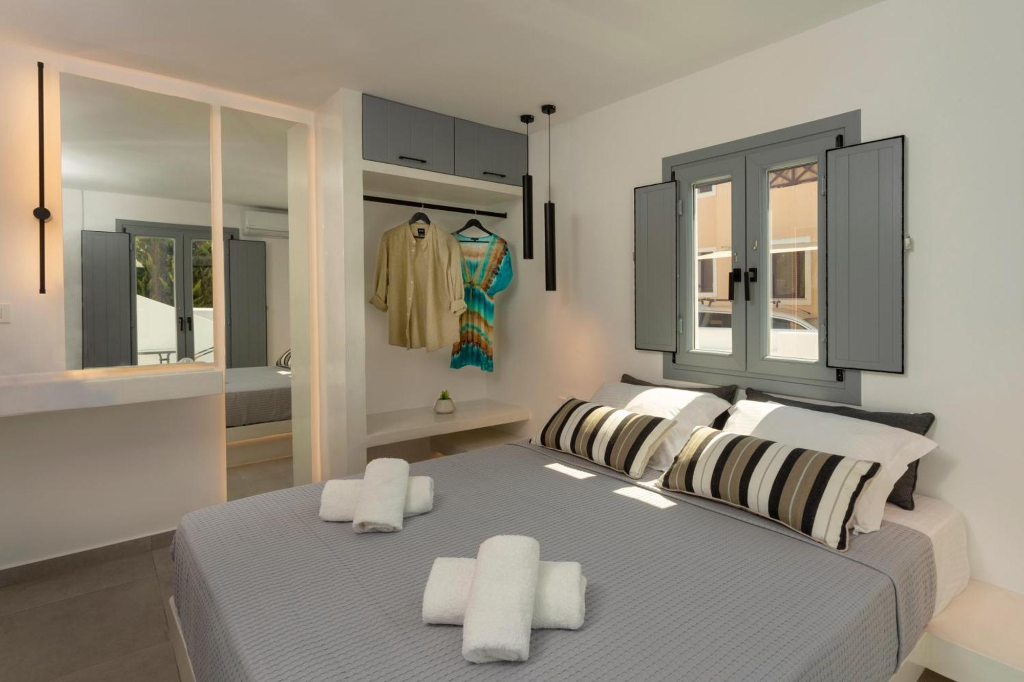 Linea Luxury Suites Fira  Extérieur photo